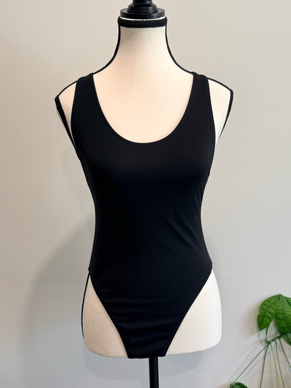 Kendall + Kylie Black Open Back One Piece Swimsuit NWT Size M/M